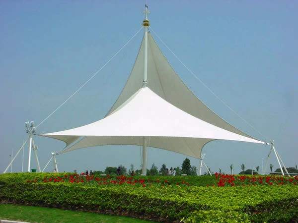 保養(yǎng)膜結(jié)構(gòu)車棚需要注意的事項都有哪些